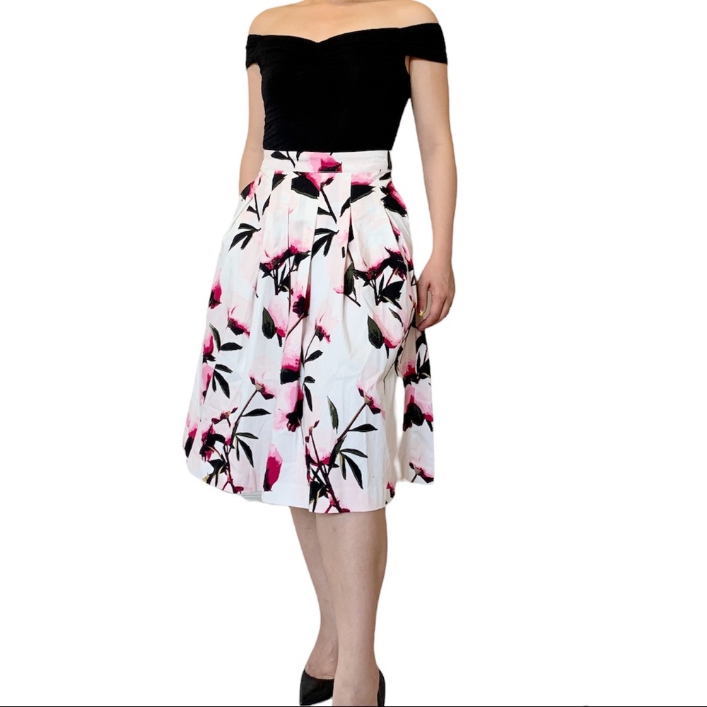 LE CHATEU Skirt size 4